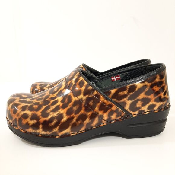 Sanita Clogs Sz 40 US 8.5 9 Leopard Cheetah Print Comfort Slip Resistant Shoes - Picture 4 of 14